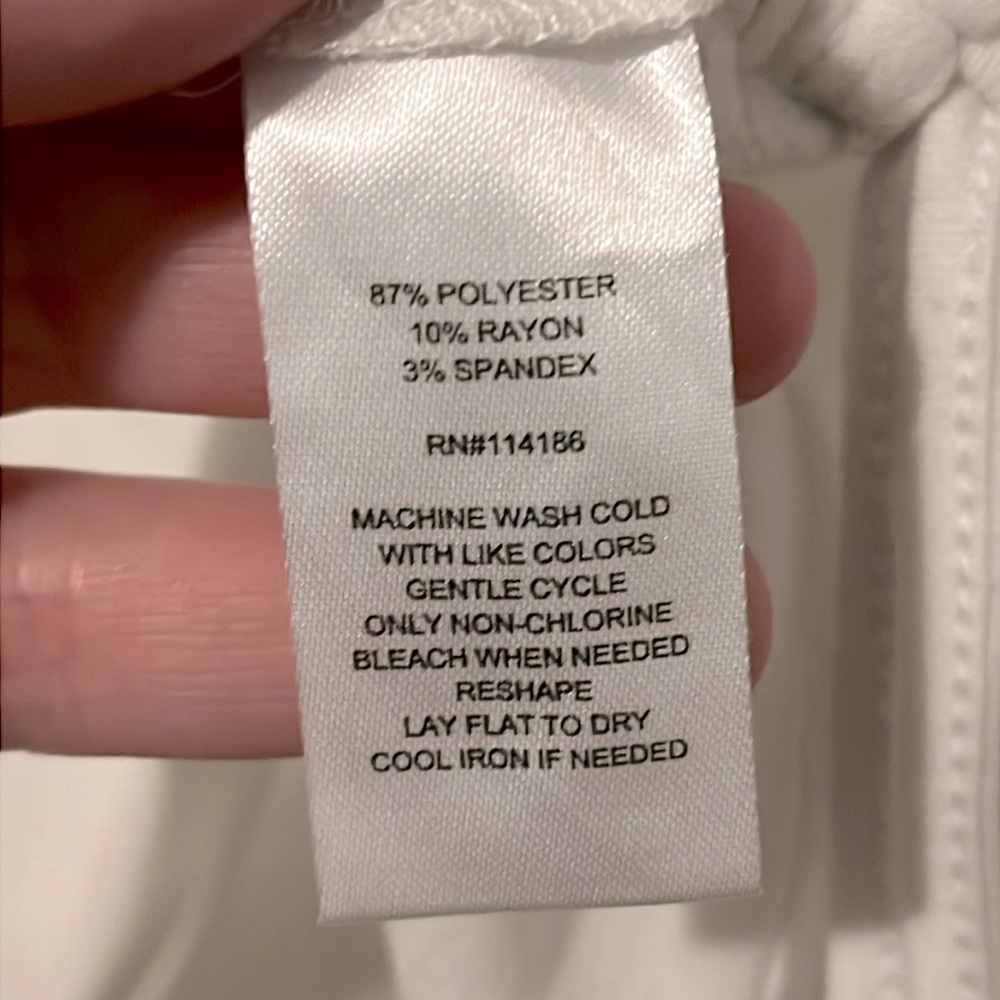 ⚡️ 3 for $30 ⚡️ Retrology White Ciao Bella Women's Short Sleeve Top - Picture 8 of 8